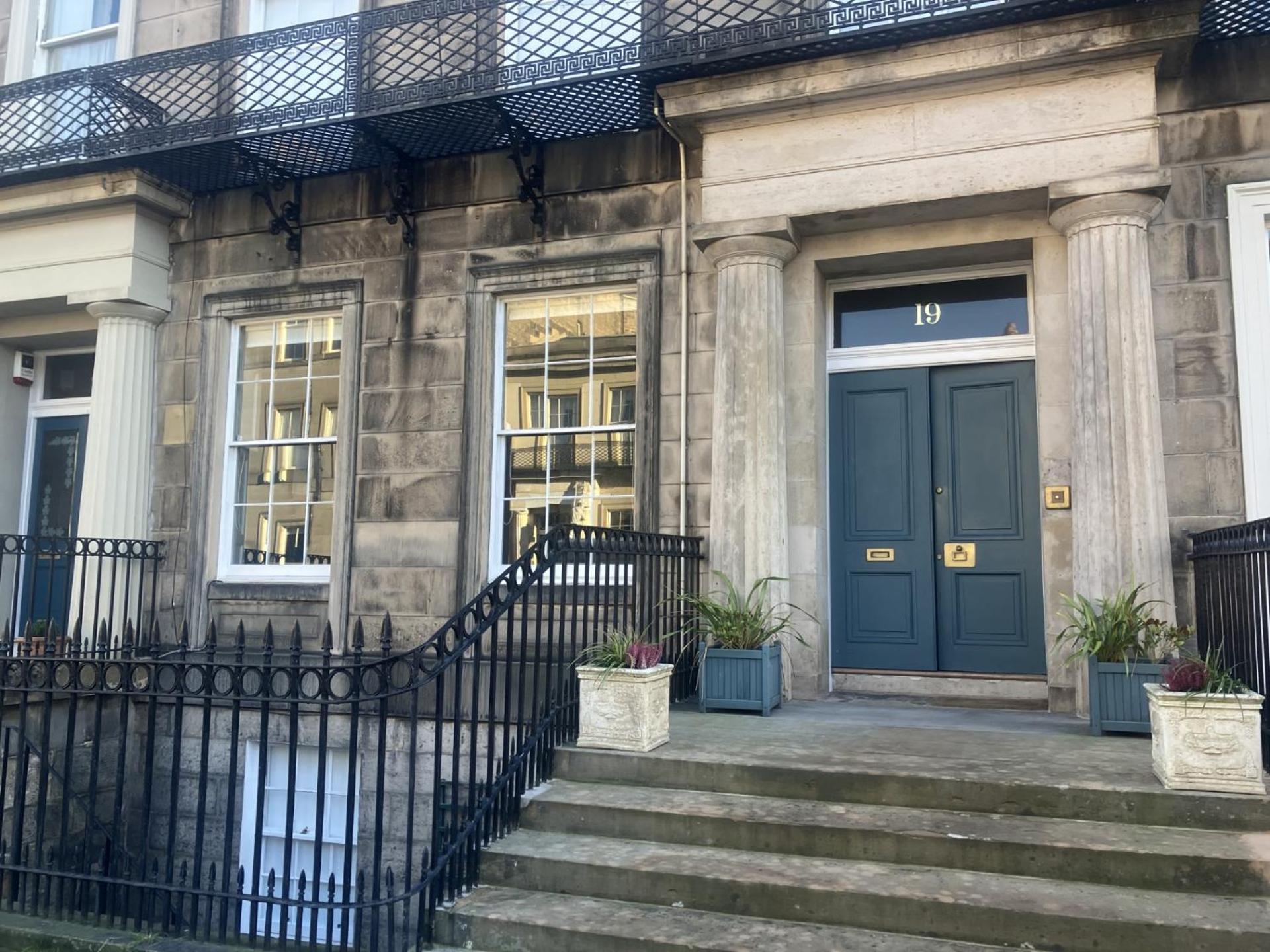 Villa Georgian Townhouse In Centre EDI